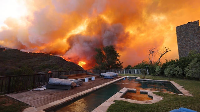 TOPSHOT-US-WEATHER-FIRE 