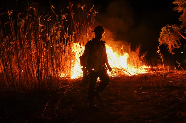 Los Angeles Fire: Brush fire in Ventura, California 