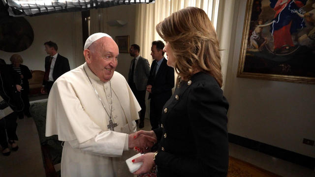 Pope Francis and Norah O'Donnell 